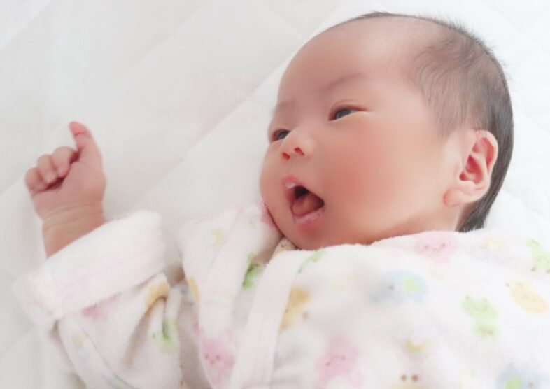 出産報告　「女の子生まれました」「スーパー安産でした!!」